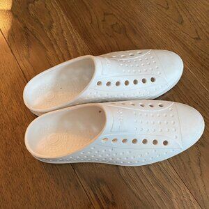 Mule blanche extra légère pour la maison, la plage ou autre